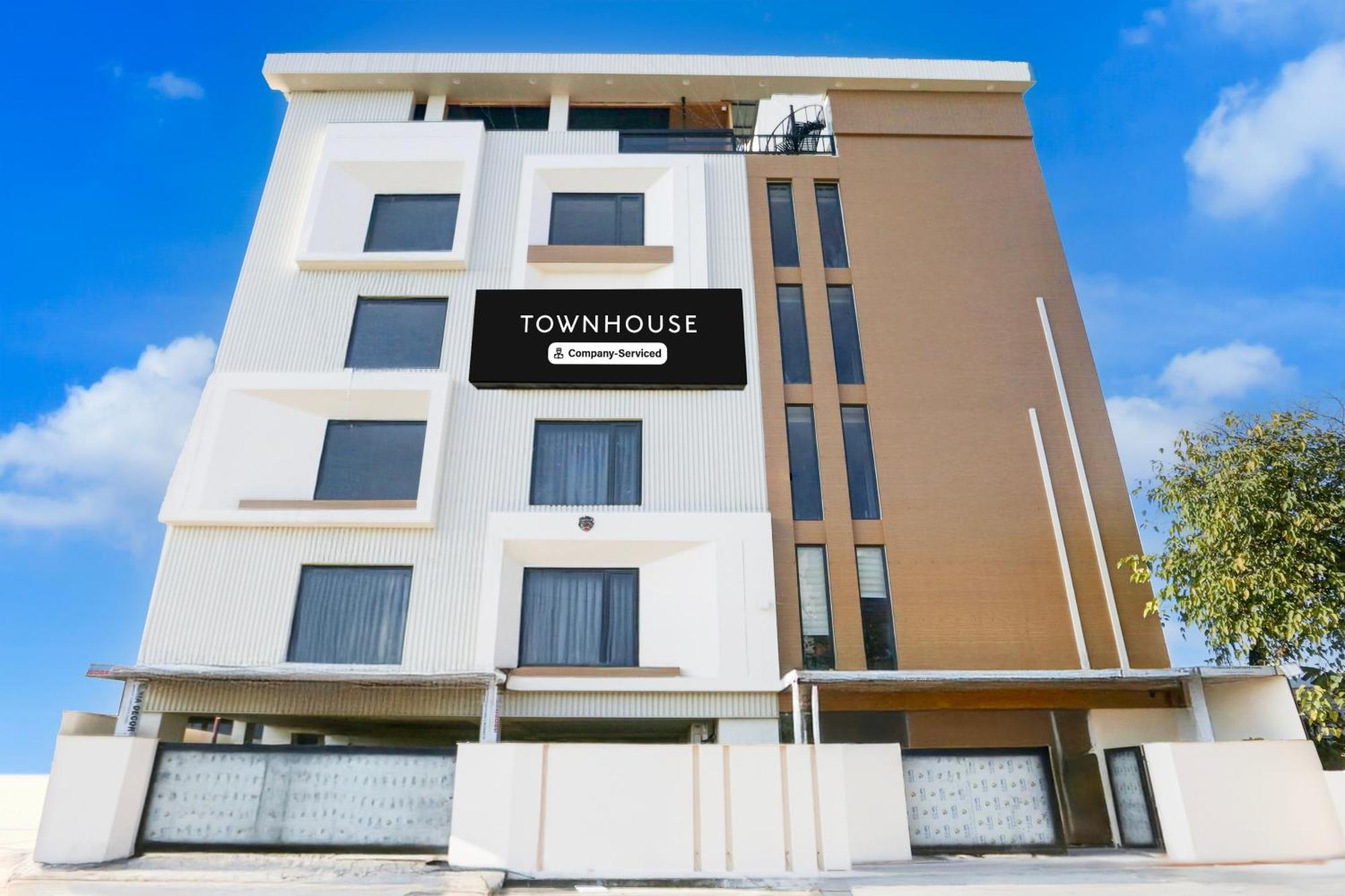 Super Townhouse Isbt Dehradun Hotel Екстериор снимка