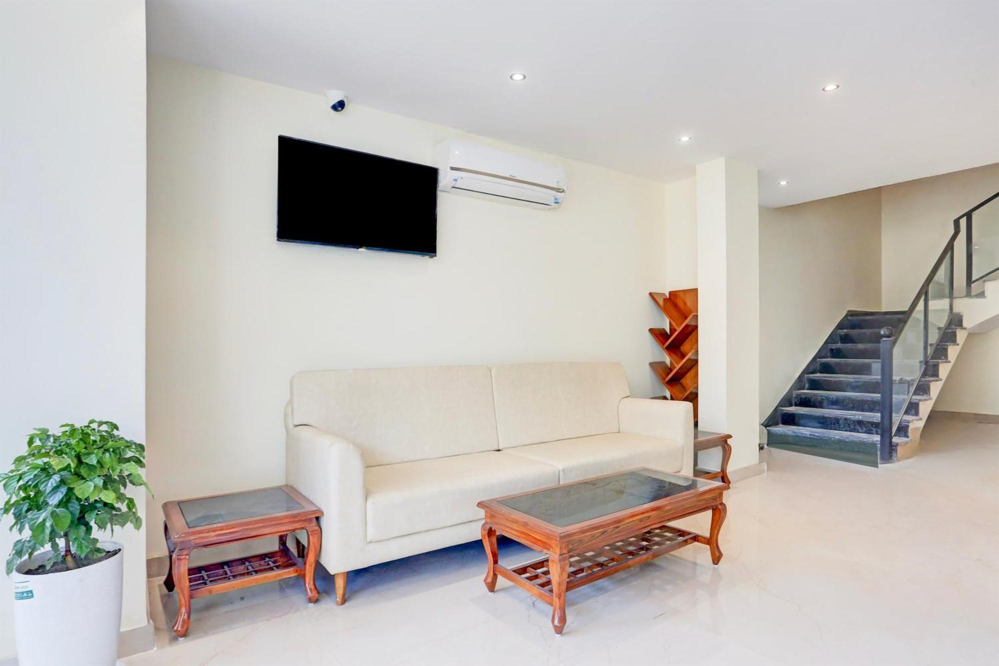 Super Townhouse Isbt Dehradun Hotel Екстериор снимка