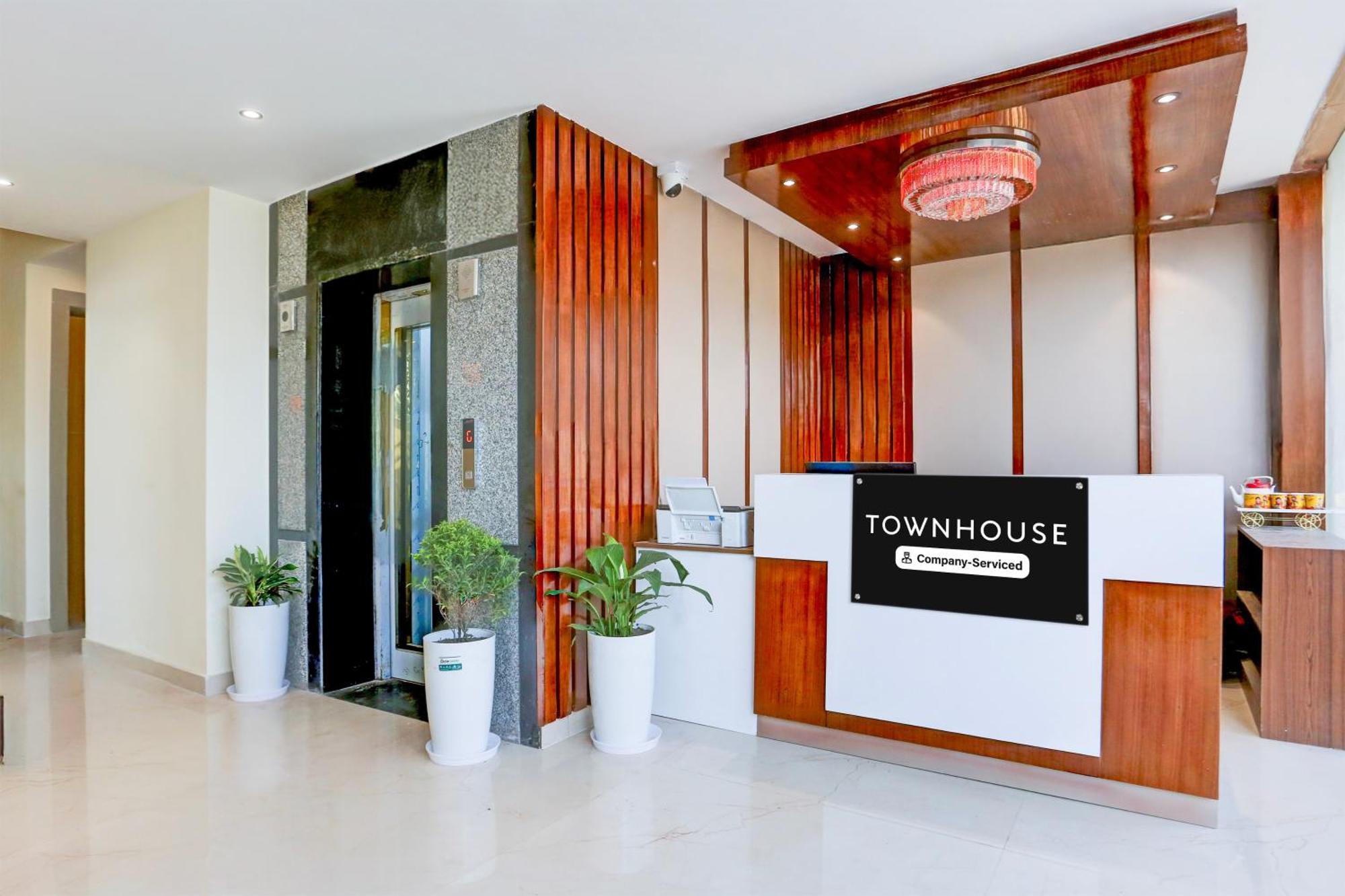 Super Townhouse Isbt Dehradun Hotel Екстериор снимка