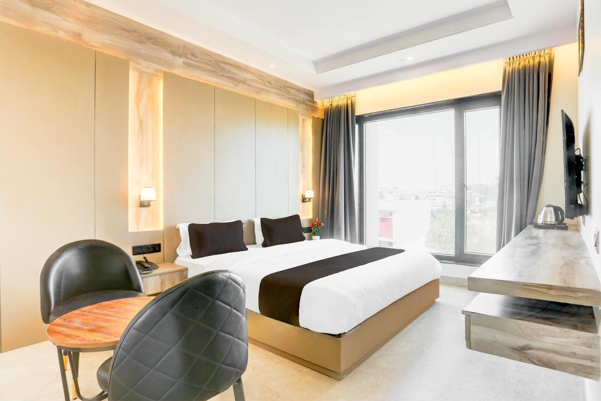 Super Townhouse Isbt Dehradun Hotel Екстериор снимка