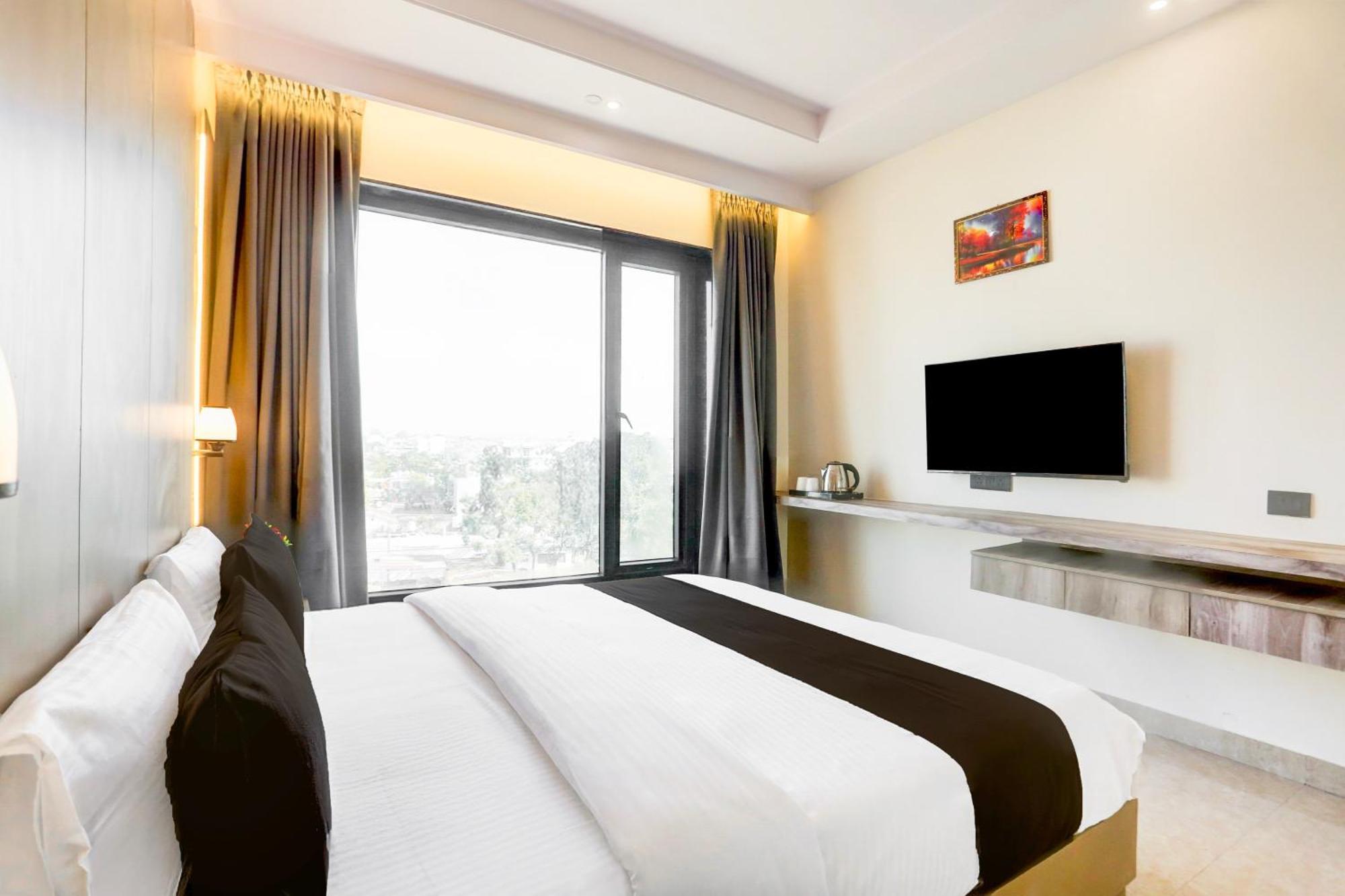 Super Townhouse Isbt Dehradun Hotel Екстериор снимка